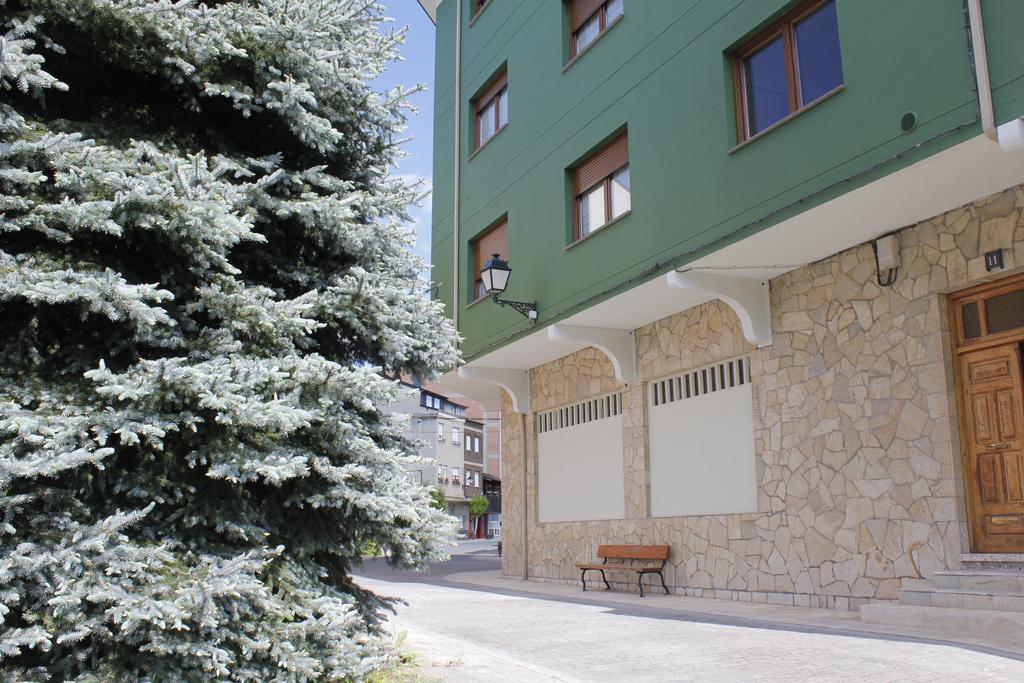 Apartamentos Picea Azul Vega De Espinareda Exterior photo